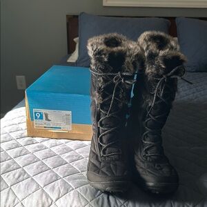 Sorel Black Quilted Fur Boots. New in box without tags.